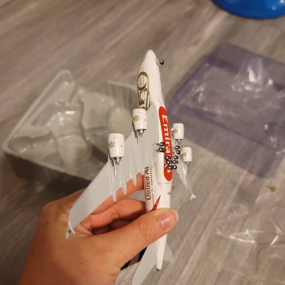 Airbus A380-800 1:400 Scale Gemini Jets Emirates 50th Year Anniversary Airplane - Picture 5 of 5